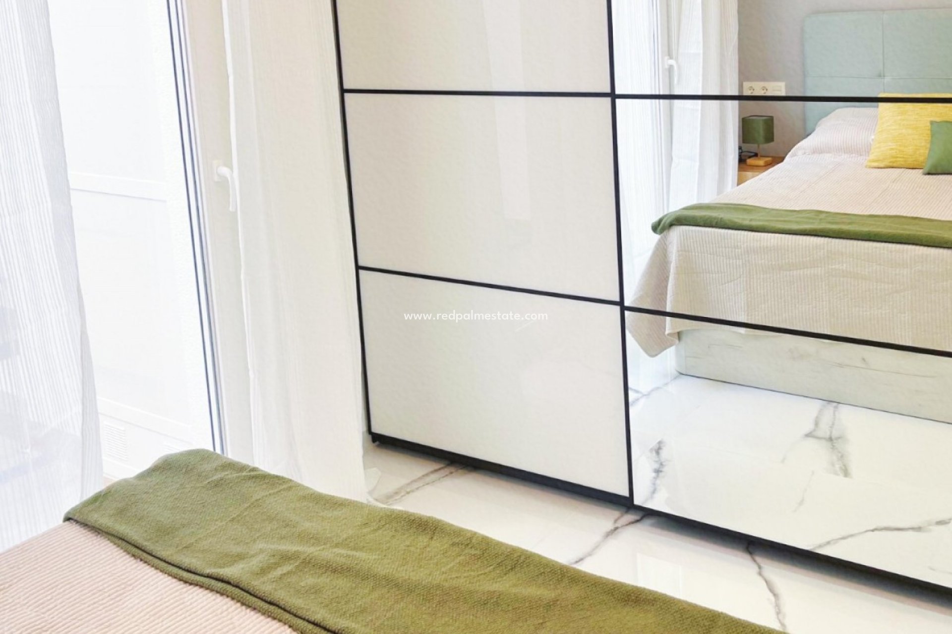 Resale - Apartments -
Torrevieja - Playa del Cura