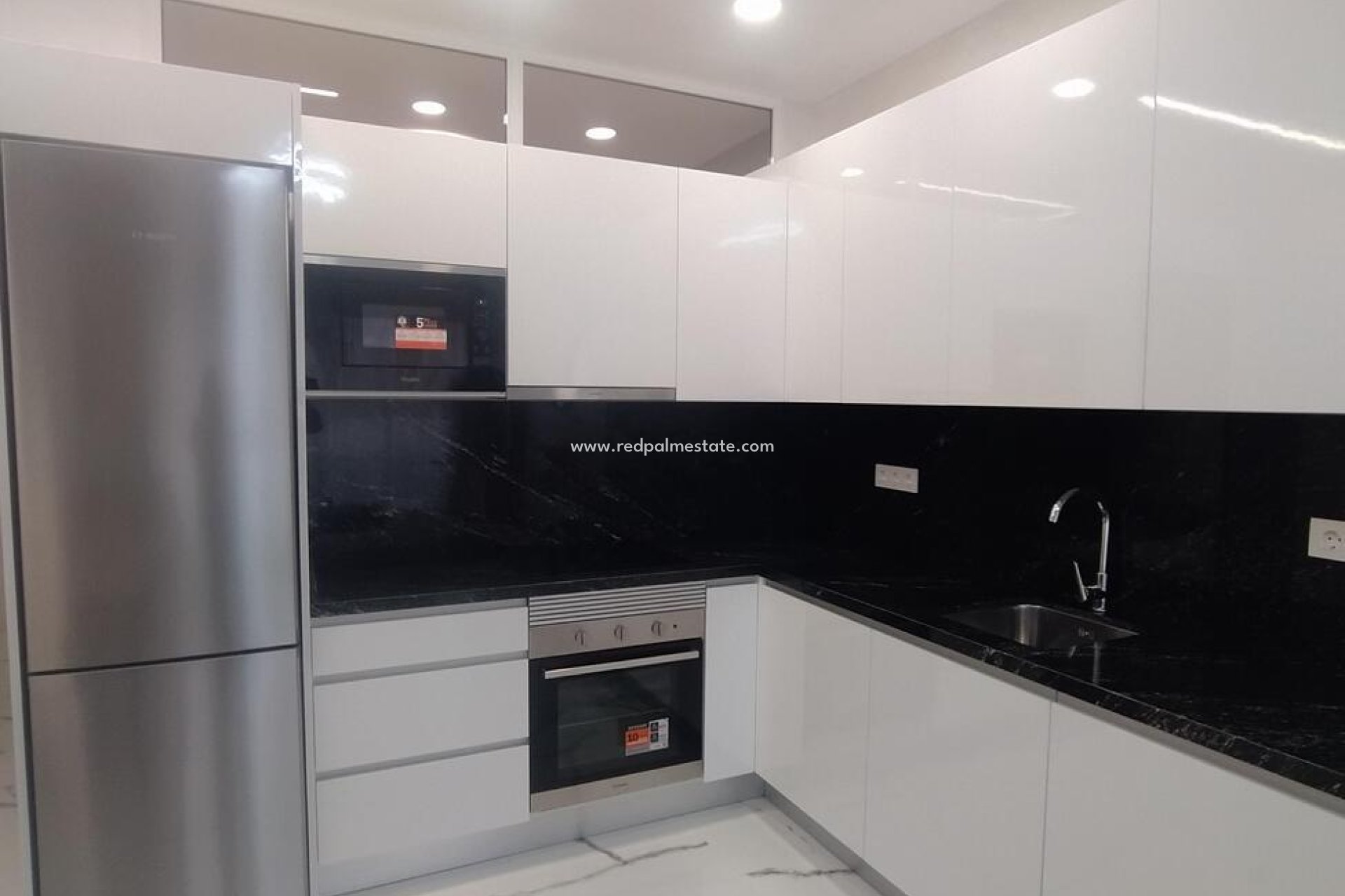 Resale - Apartments -
Torrevieja - Playa del Cura