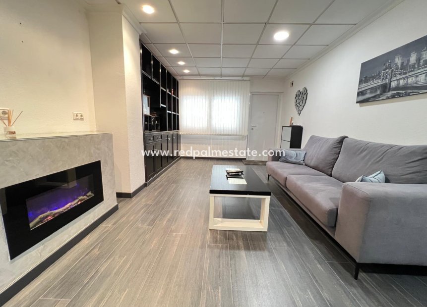 Resale - Apartments -
Torrevieja - Playa del Cura