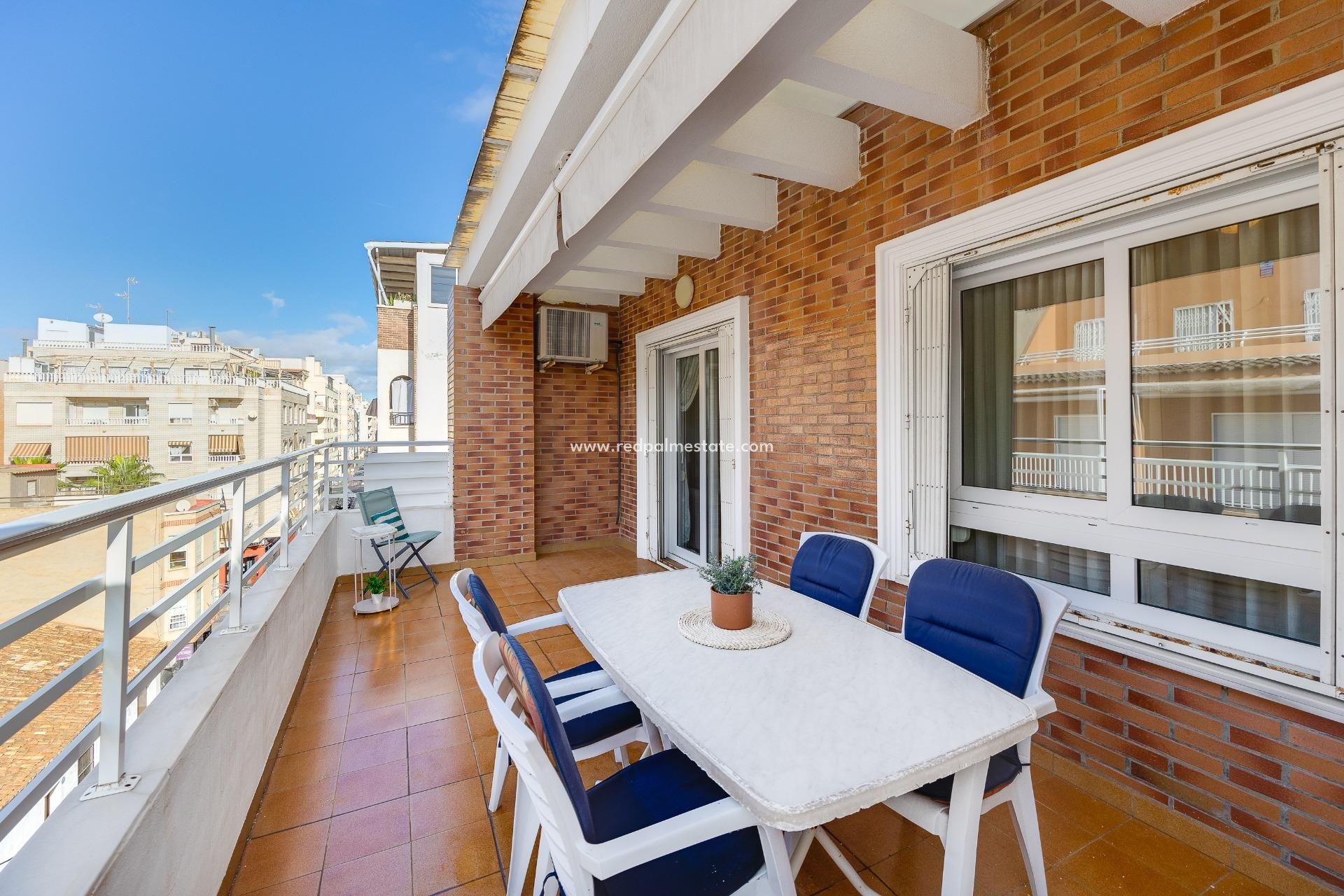Resale - Apartments -
Torrevieja - Playa del Cura