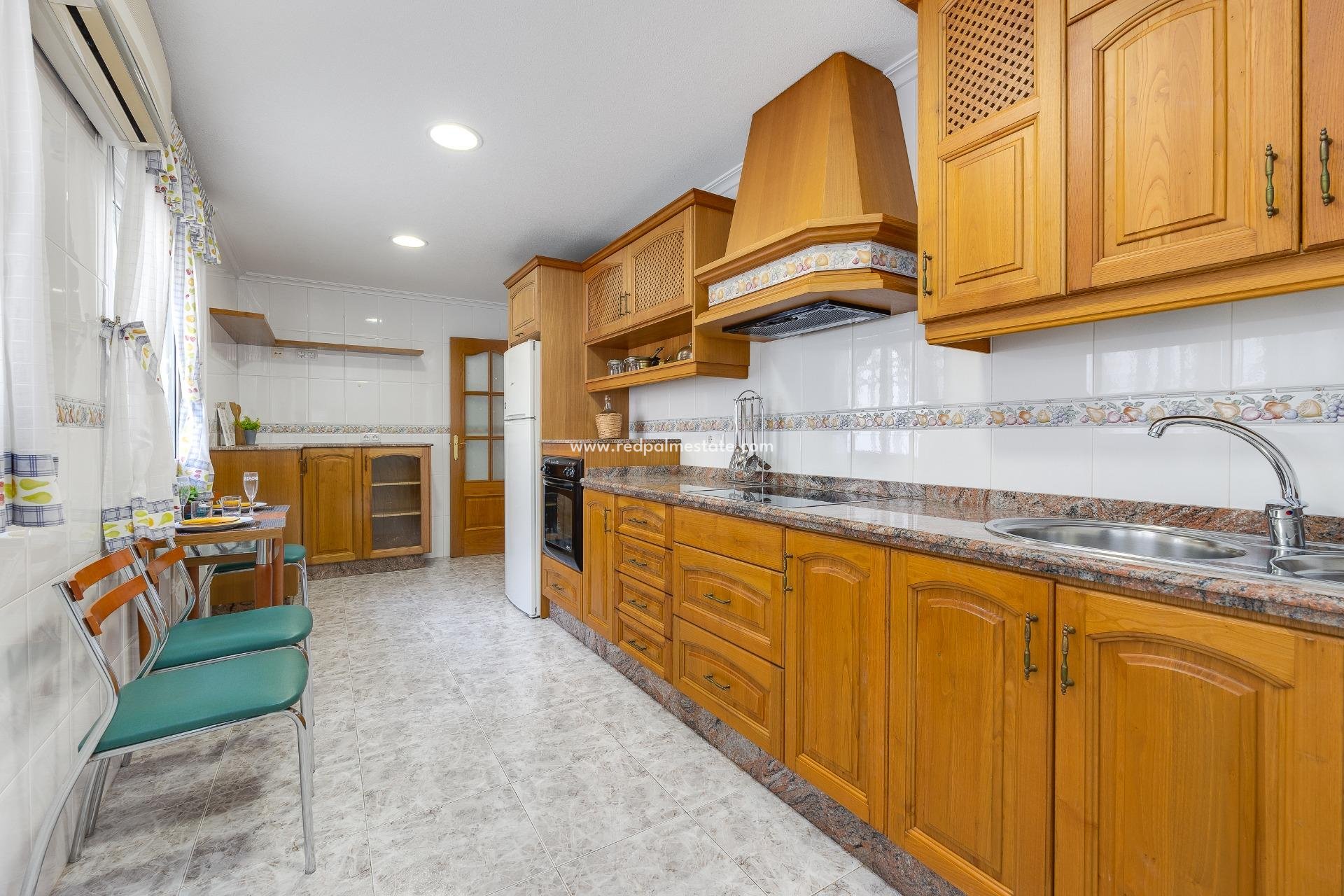 Resale - Apartments -
Torrevieja - Playa del Cura