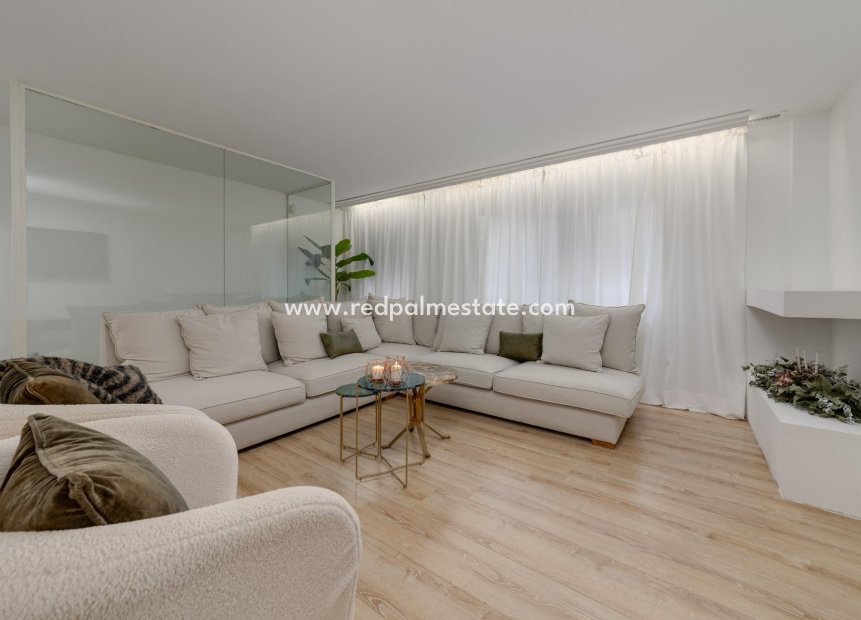 Resale - Apartments -
Torrevieja - Playa del Cura