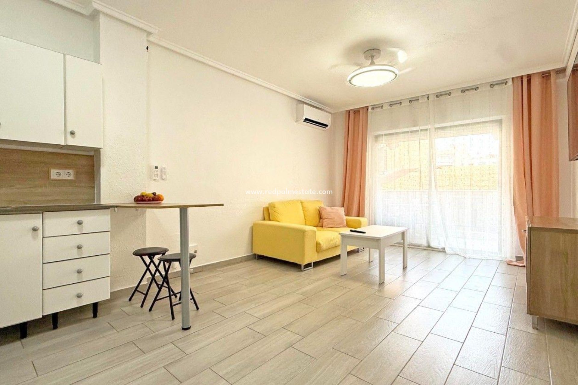 Resale - Apartments -
Torrevieja - Playa del Cura