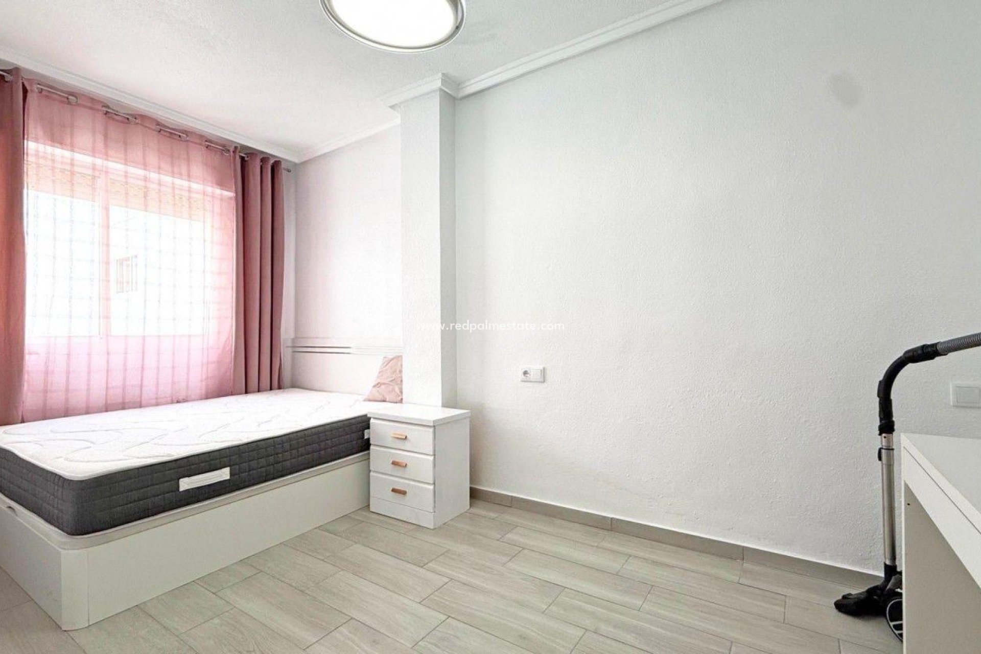 Resale - Apartments -
Torrevieja - Playa del Cura