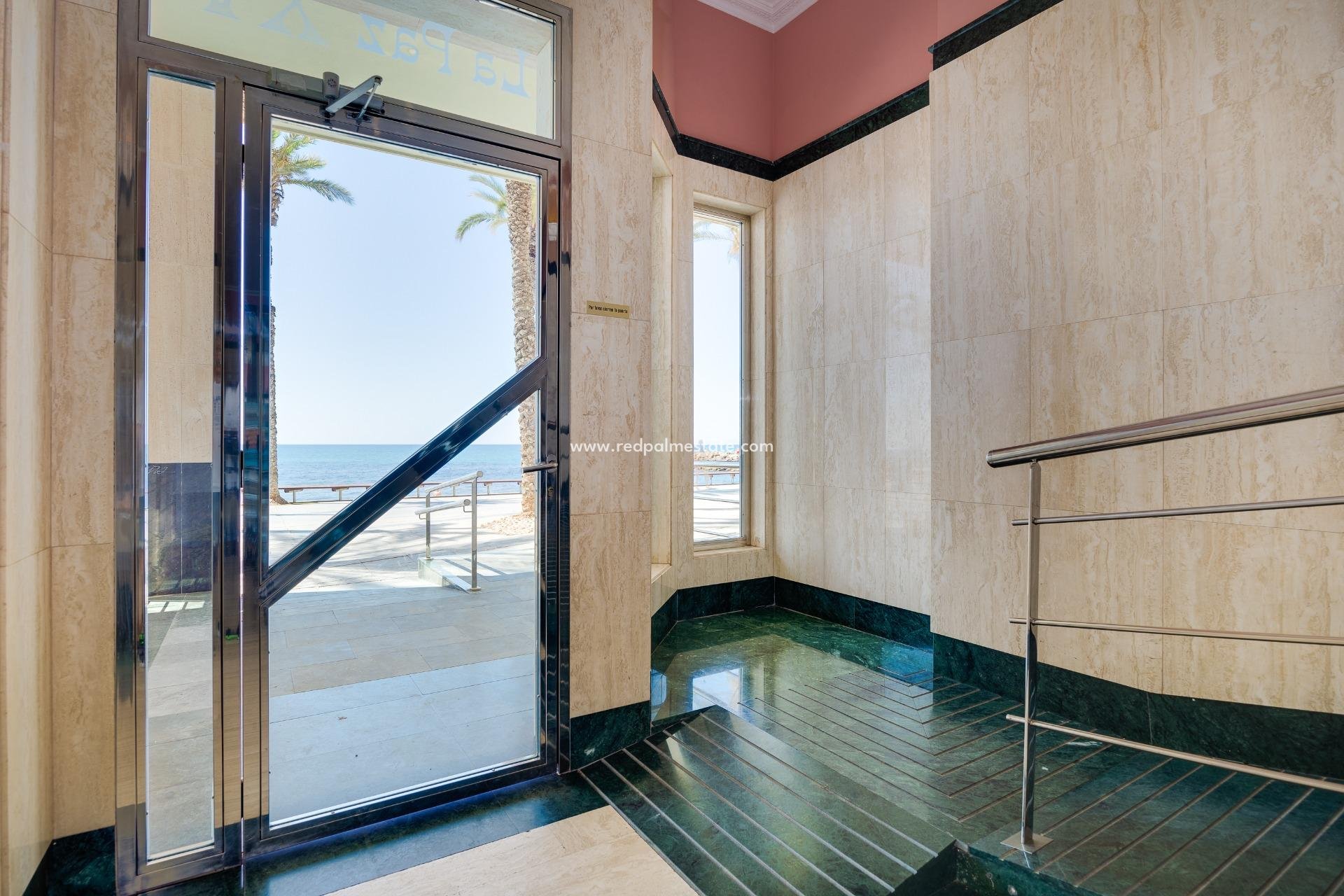 Resale - Apartments -
Torrevieja - Playa del Cura