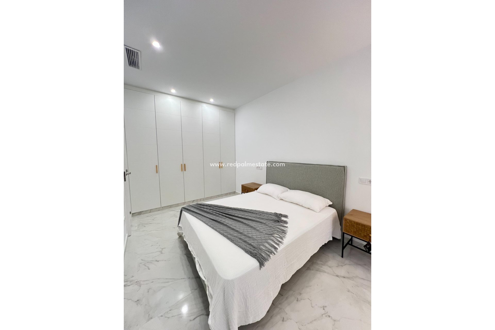 Resale - Apartments -
Torrevieja - Playa del cura