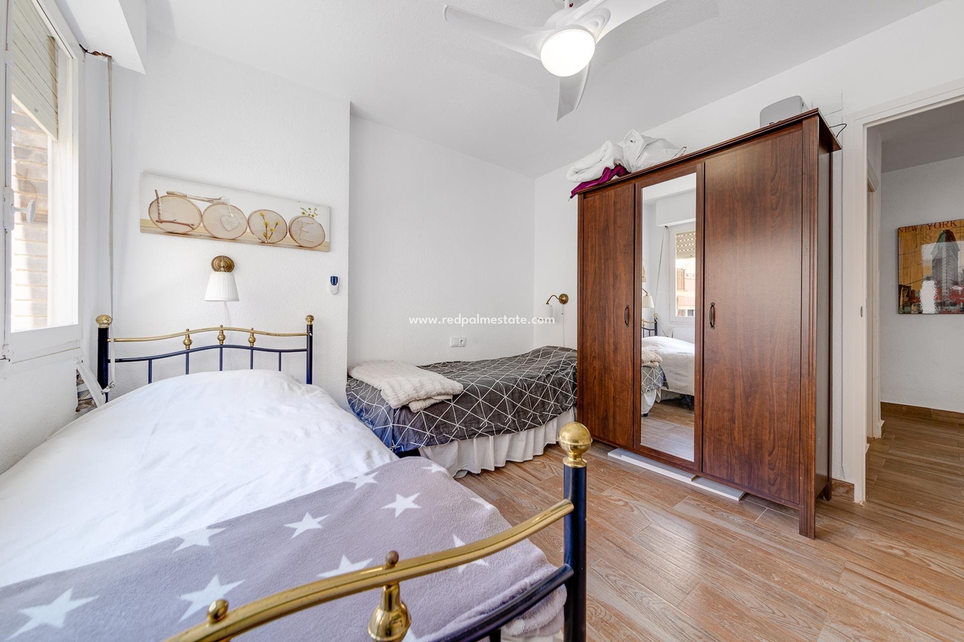 Resale - Apartments -
Torrevieja - Playa del Cura