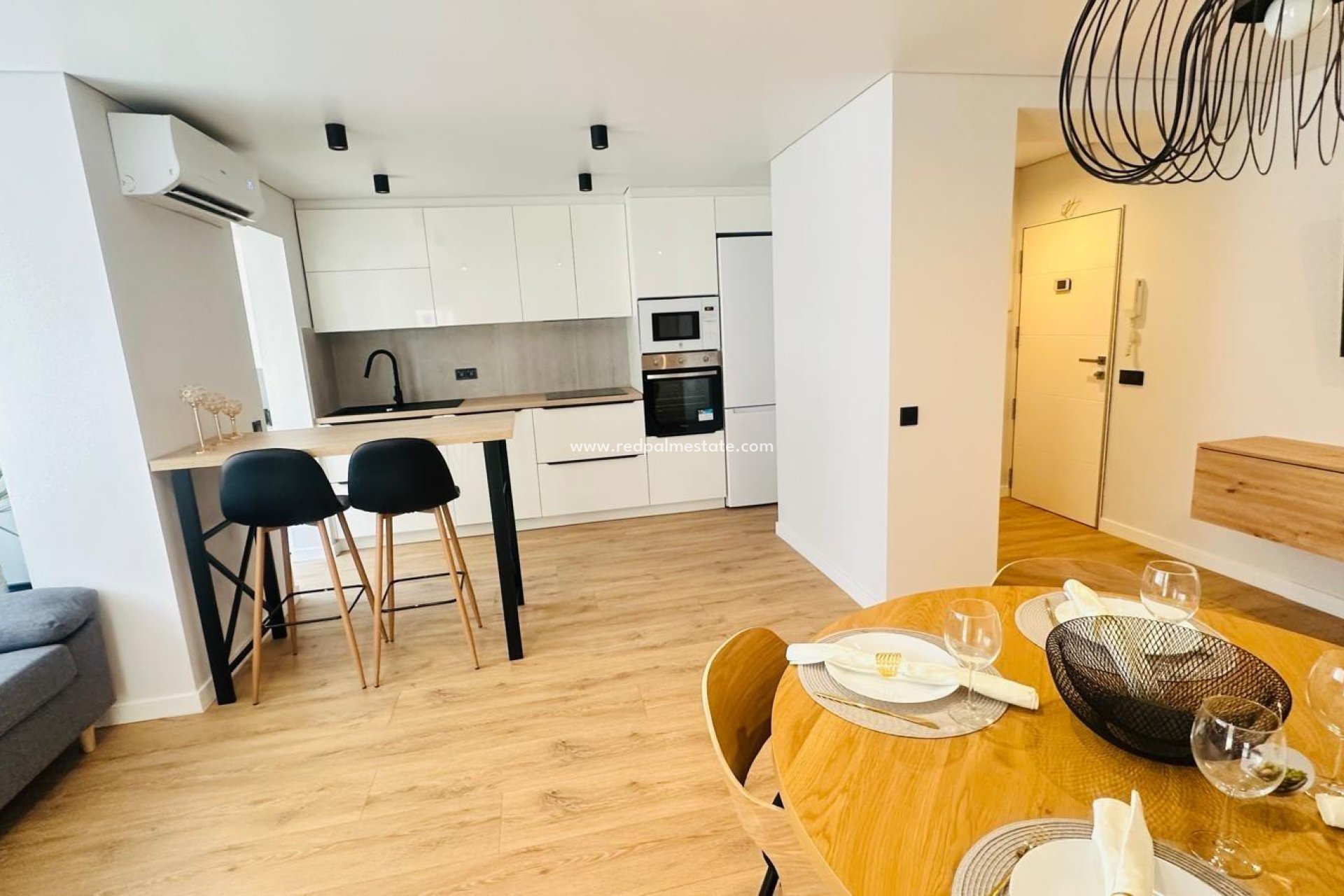 Resale - Apartments -
Torrevieja - Playa del Cura