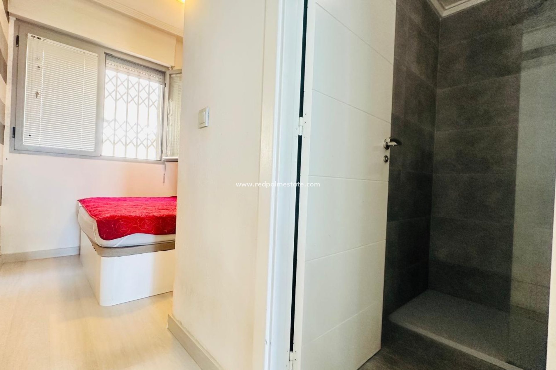 Resale - Apartments -
Torrevieja - Playa del Cura