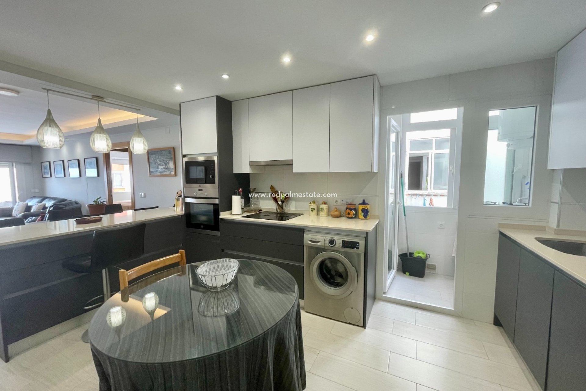 Resale - Apartments -
Torrevieja - Playa del Cura