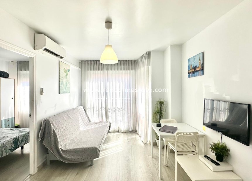 Resale - Apartments -
Torrevieja - Playa del Cura