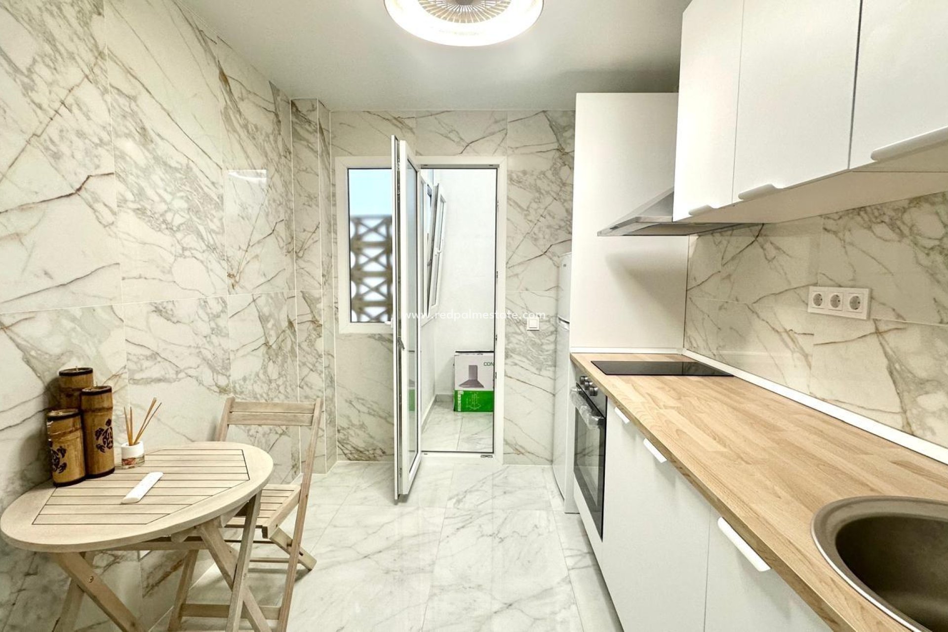 Resale - Apartments -
Torrevieja - Playa del Cura