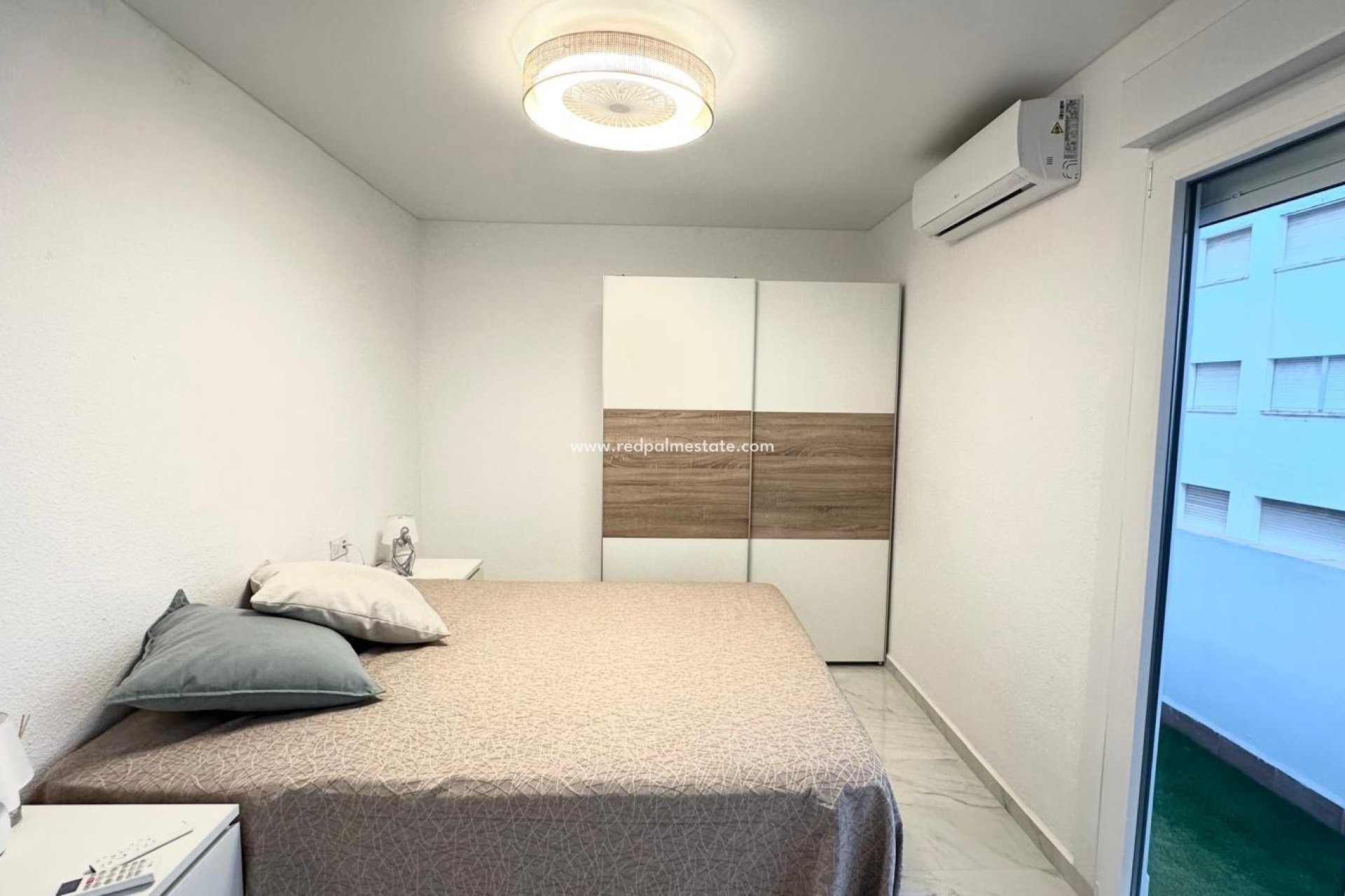 Resale - Apartments -
Torrevieja - Playa del Cura