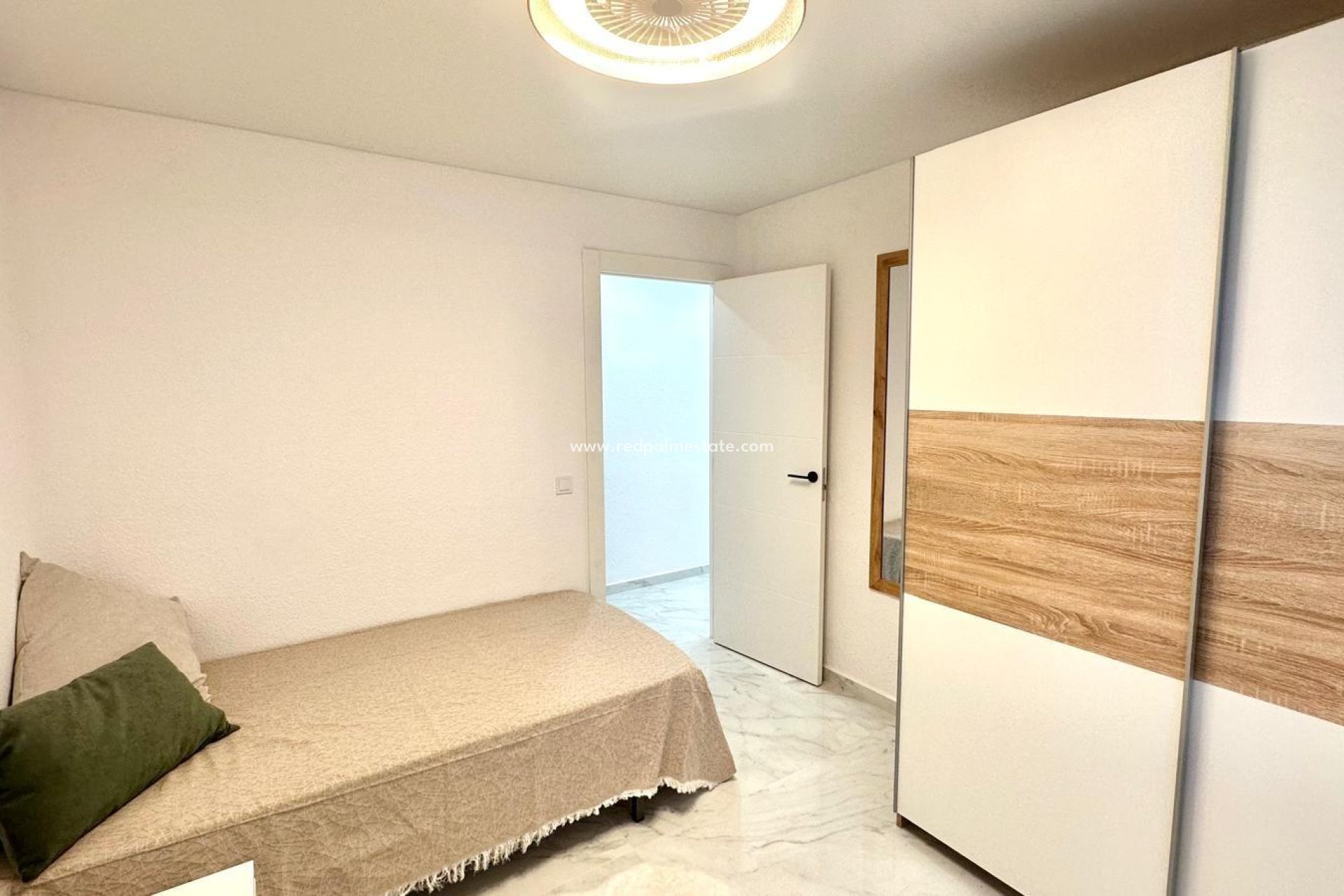 Resale - Apartments -
Torrevieja - Playa del Cura