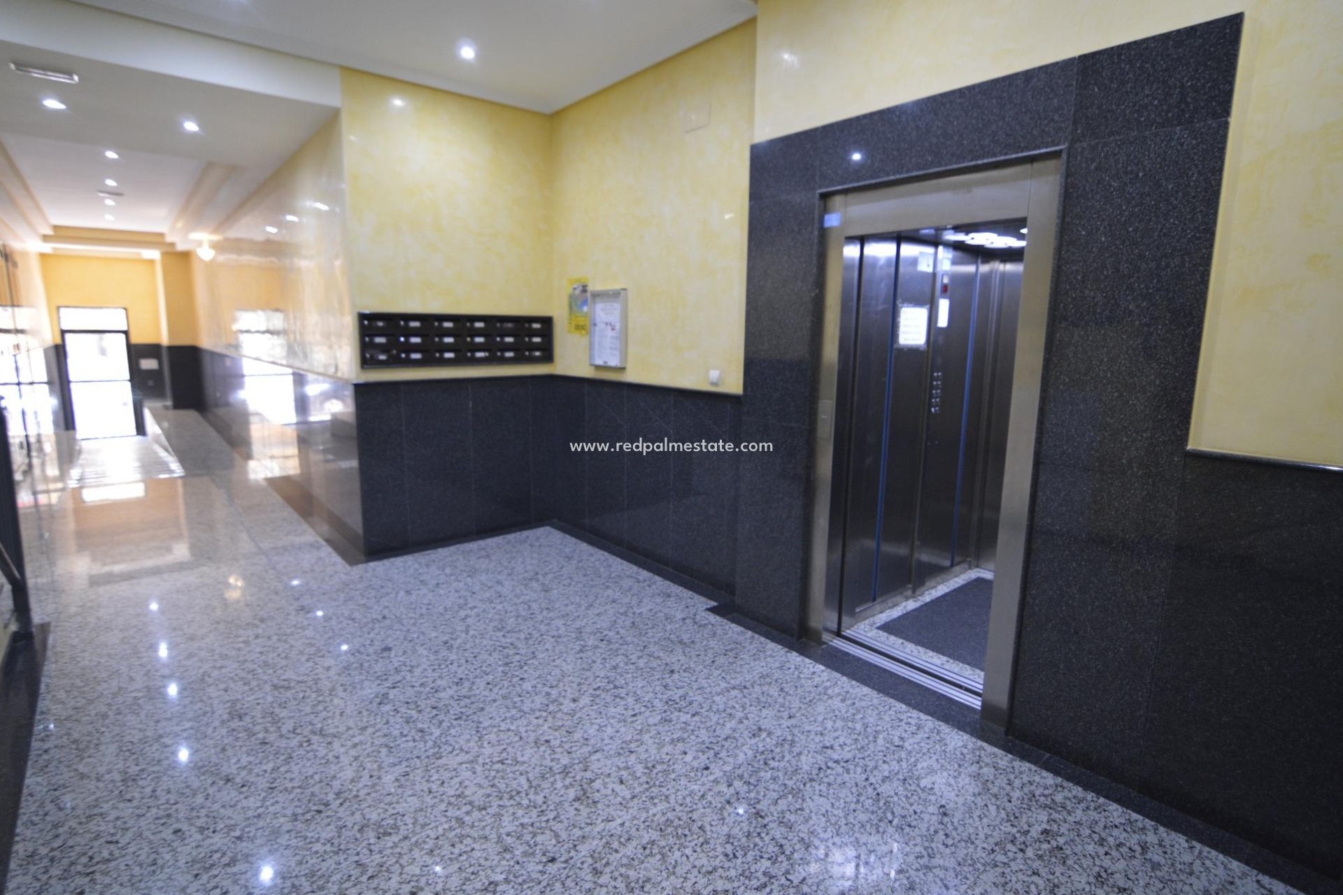 Resale - Apartments -
Torrevieja - Playa del Cura