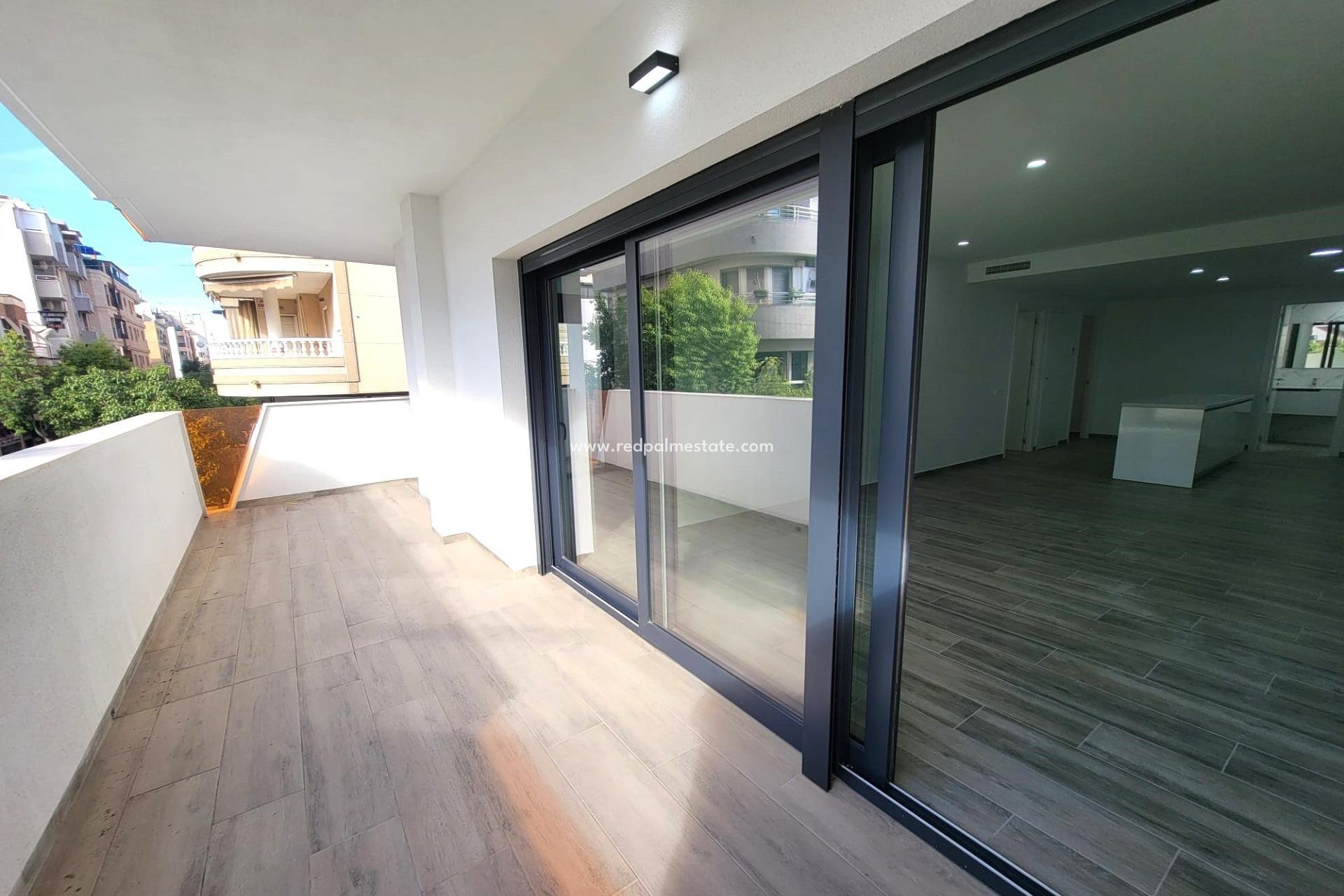 Resale - Apartments -
Torrevieja - Playa del Cura