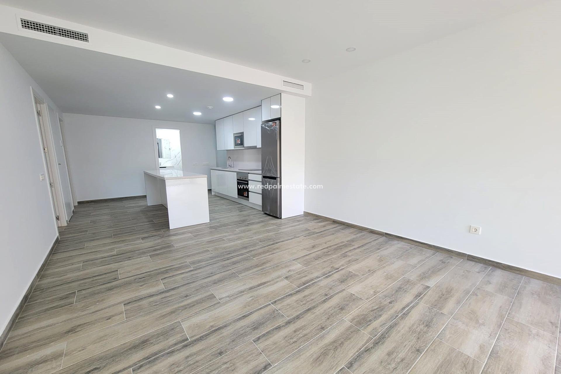 Resale - Apartments -
Torrevieja - Playa del Cura