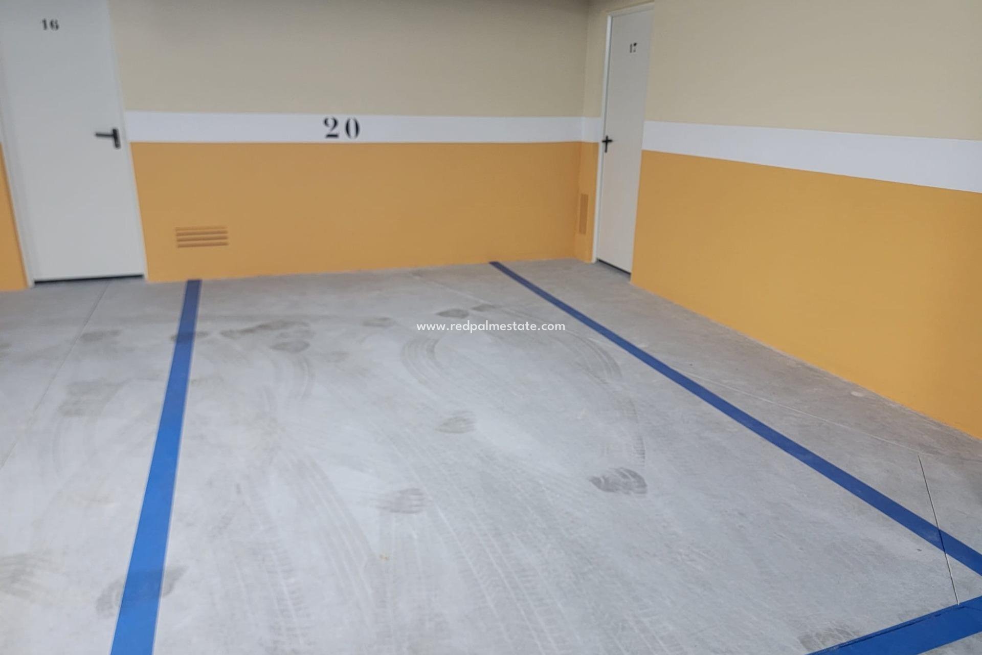 Resale - Apartments -
Torrevieja - Playa del Cura