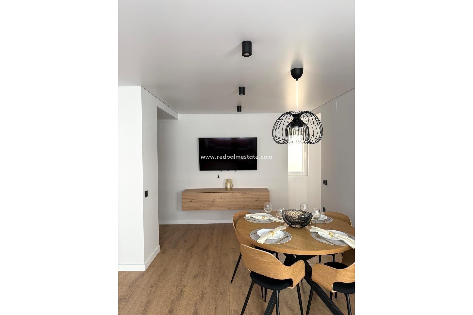 Resale - Apartments -
Torrevieja - Playa del Cura