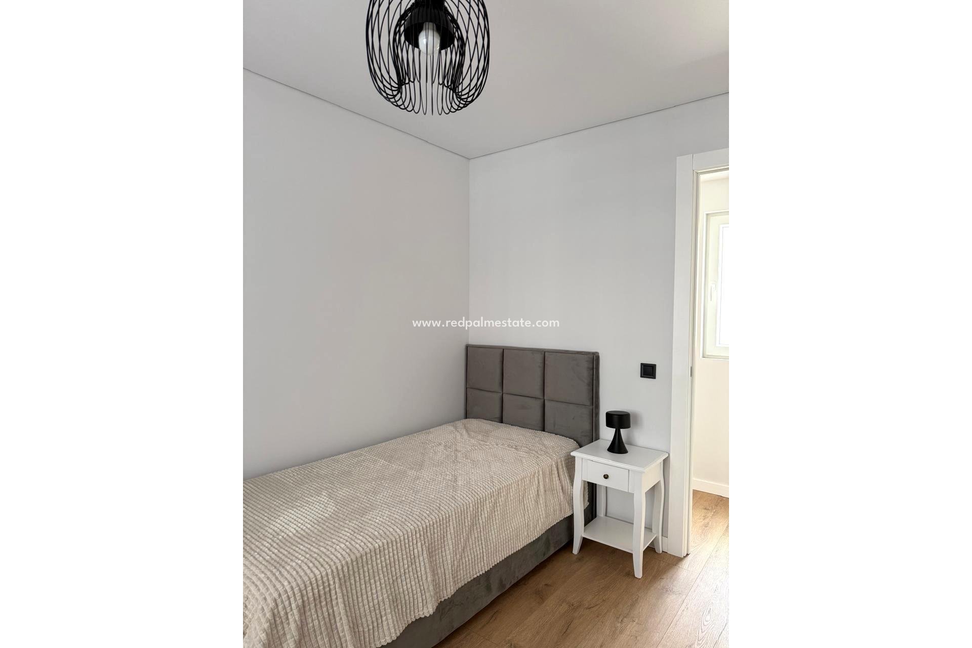 Resale - Apartments -
Torrevieja - Playa del Cura