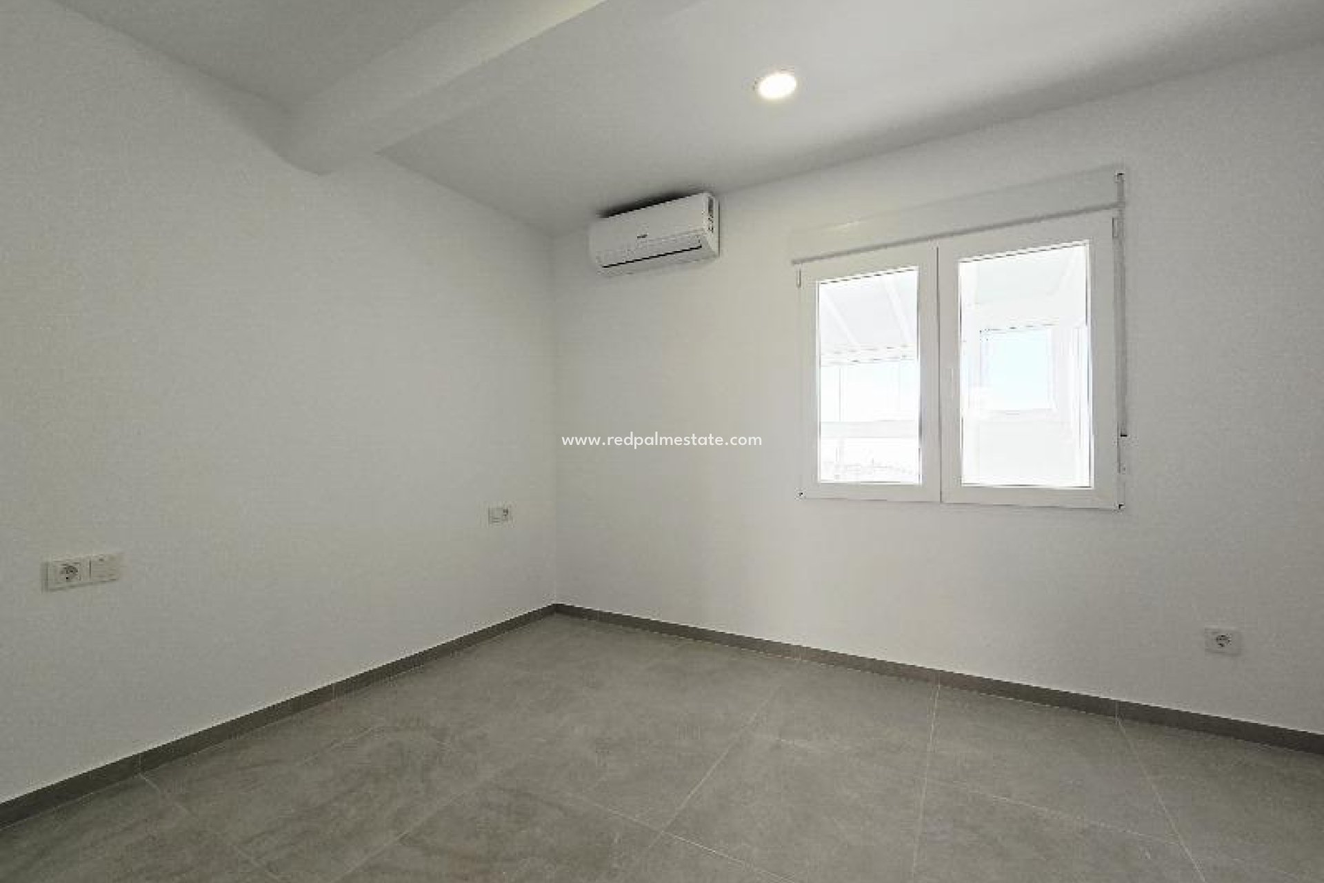 Resale - Apartments -
Torrevieja - Playa del Cura