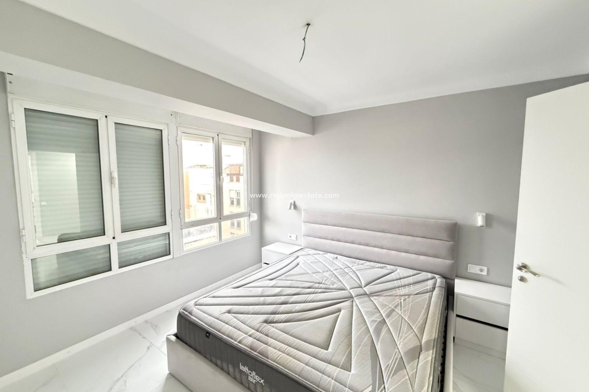 Resale - Apartments -
Torrevieja - Playa del Cura