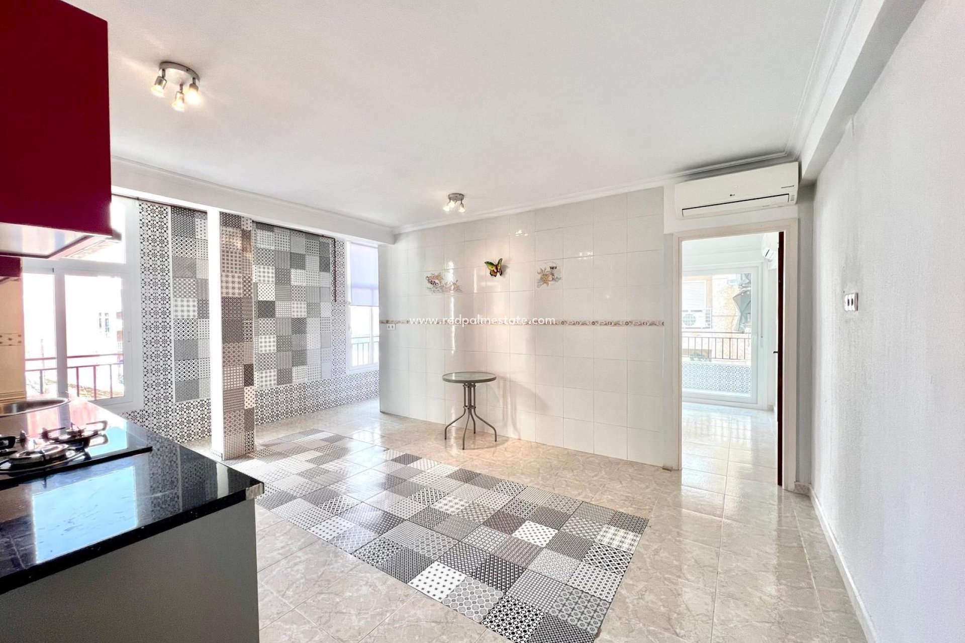 Resale - Apartments -
Torrevieja - Playa del Cura