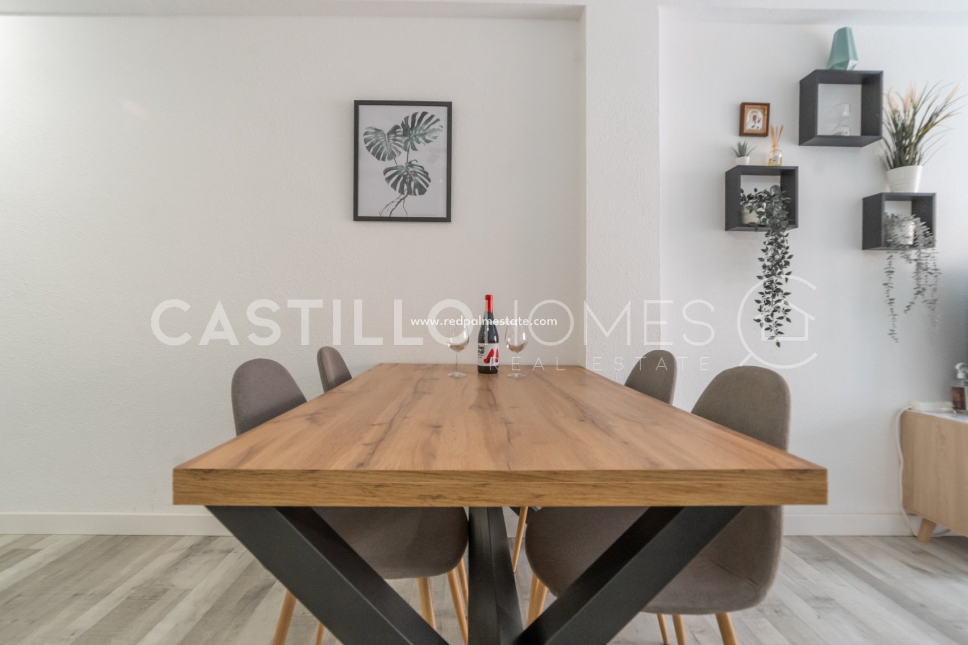 Resale - Apartments -
Torrevieja - Playa del Cura