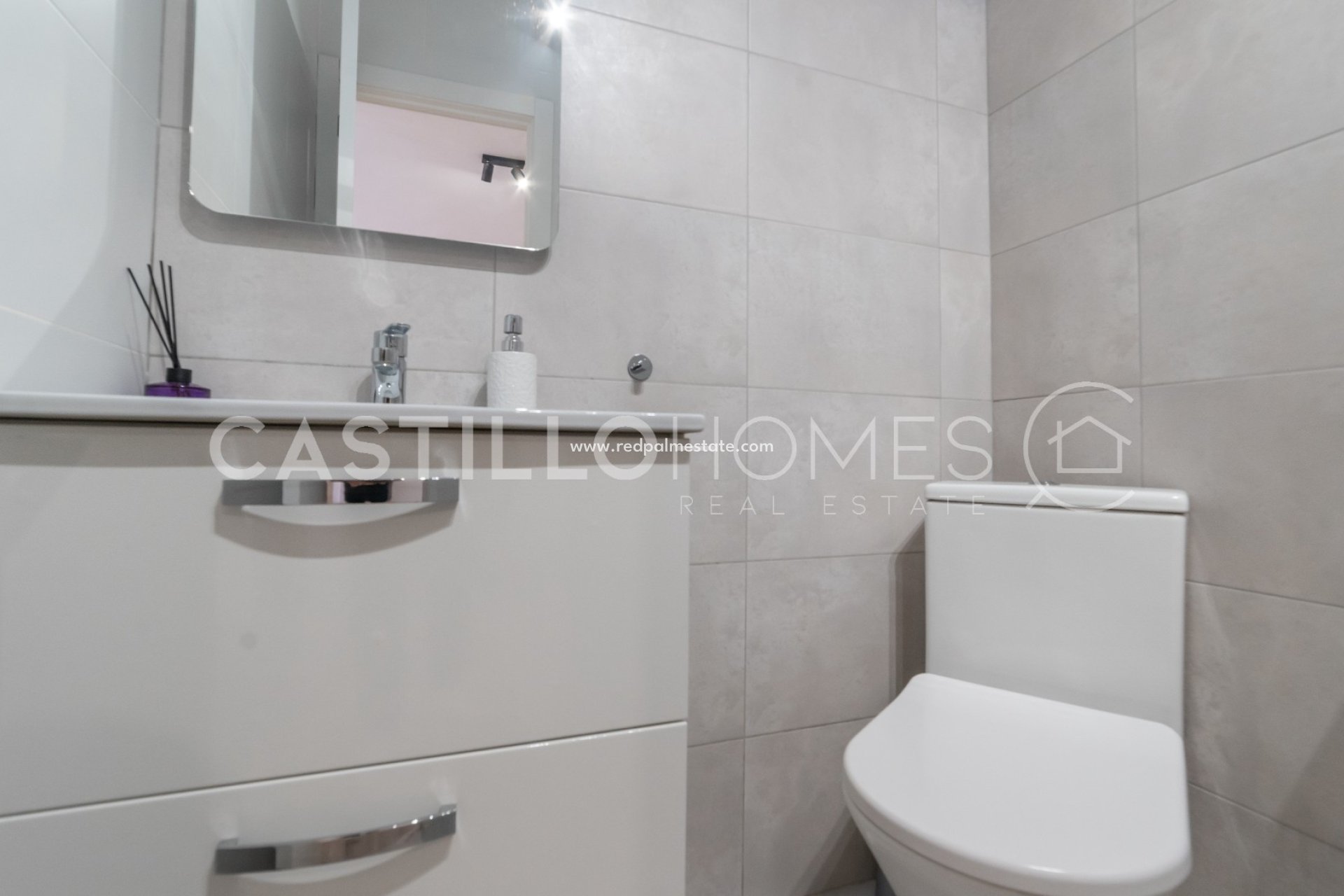 Resale - Apartments -
Torrevieja - Playa del Cura