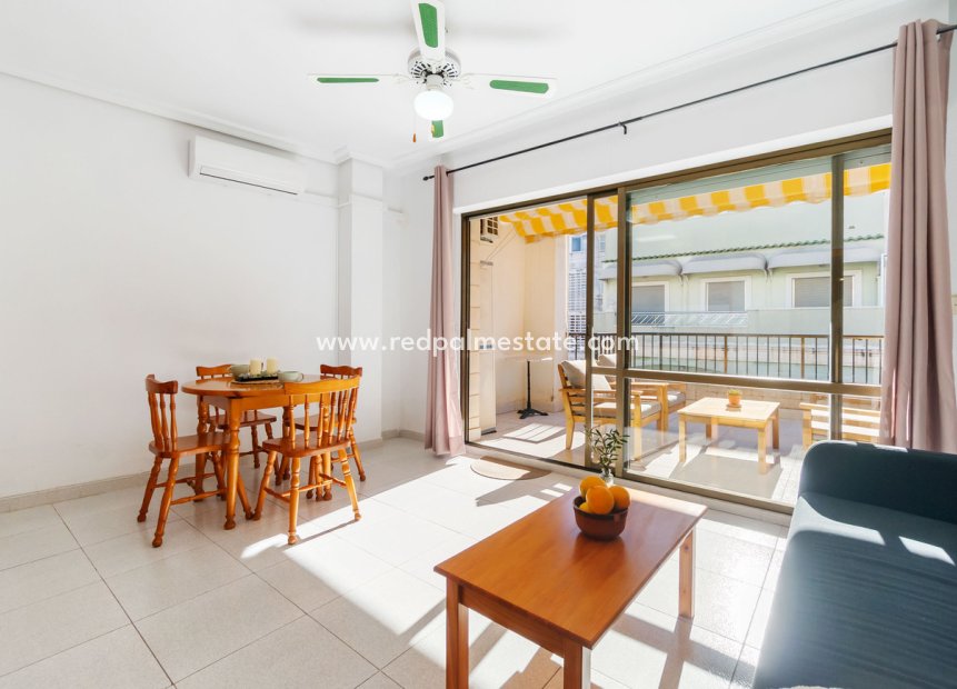 Resale - Apartments -
Torrevieja - Playa del Cura