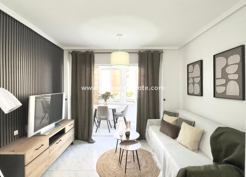 Resale - Apartments -
Torrevieja - Playa del Cura