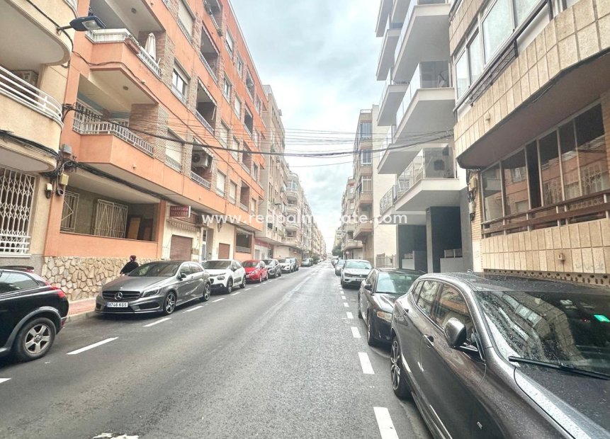 Resale - Apartments -
Torrevieja - Playa del Cura
