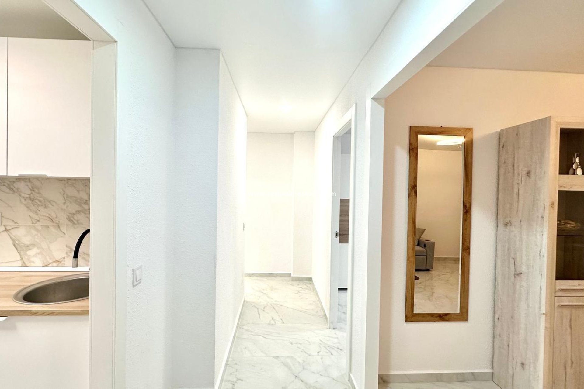 Resale - Apartments -
Torrevieja - Playa del Cura