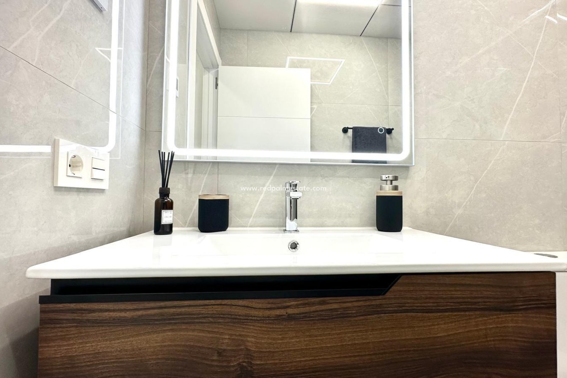 Resale - Apartments -
Torrevieja - Playa del Cura