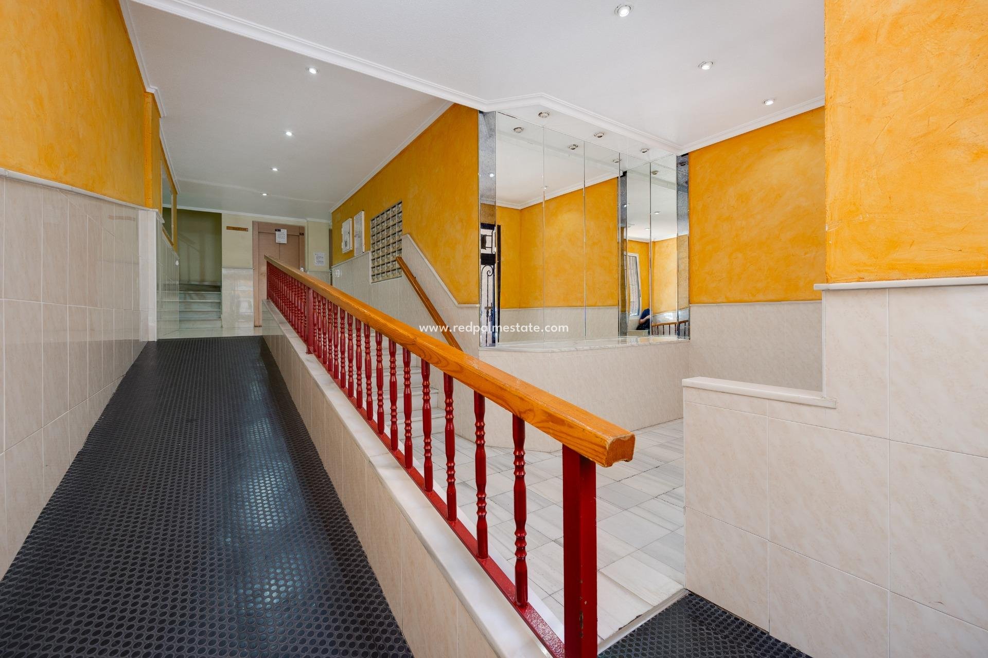 Resale - Apartments -
Torrevieja - Playa del Cura