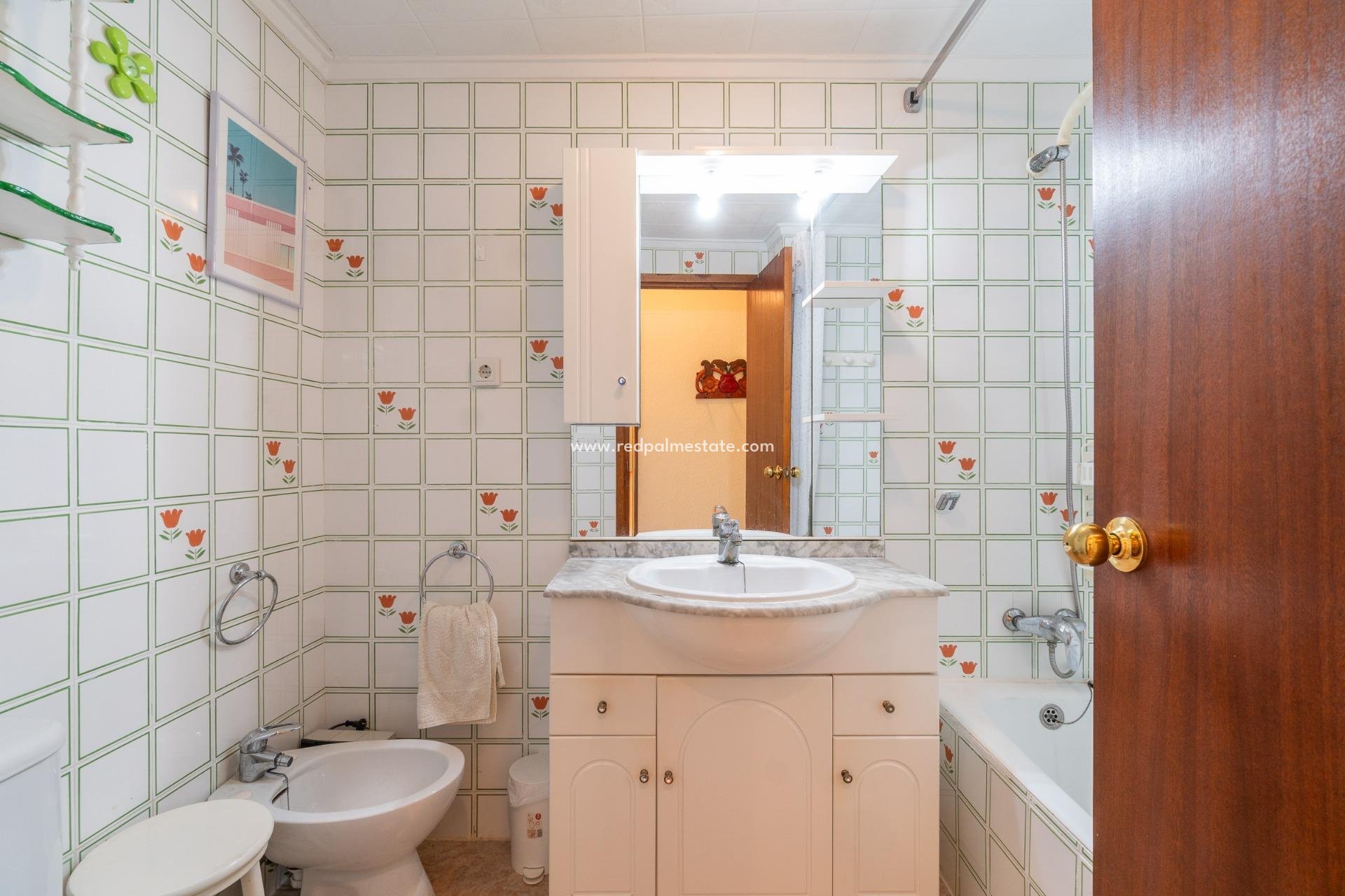 Resale - Apartments -
Torrevieja - Playa del cura