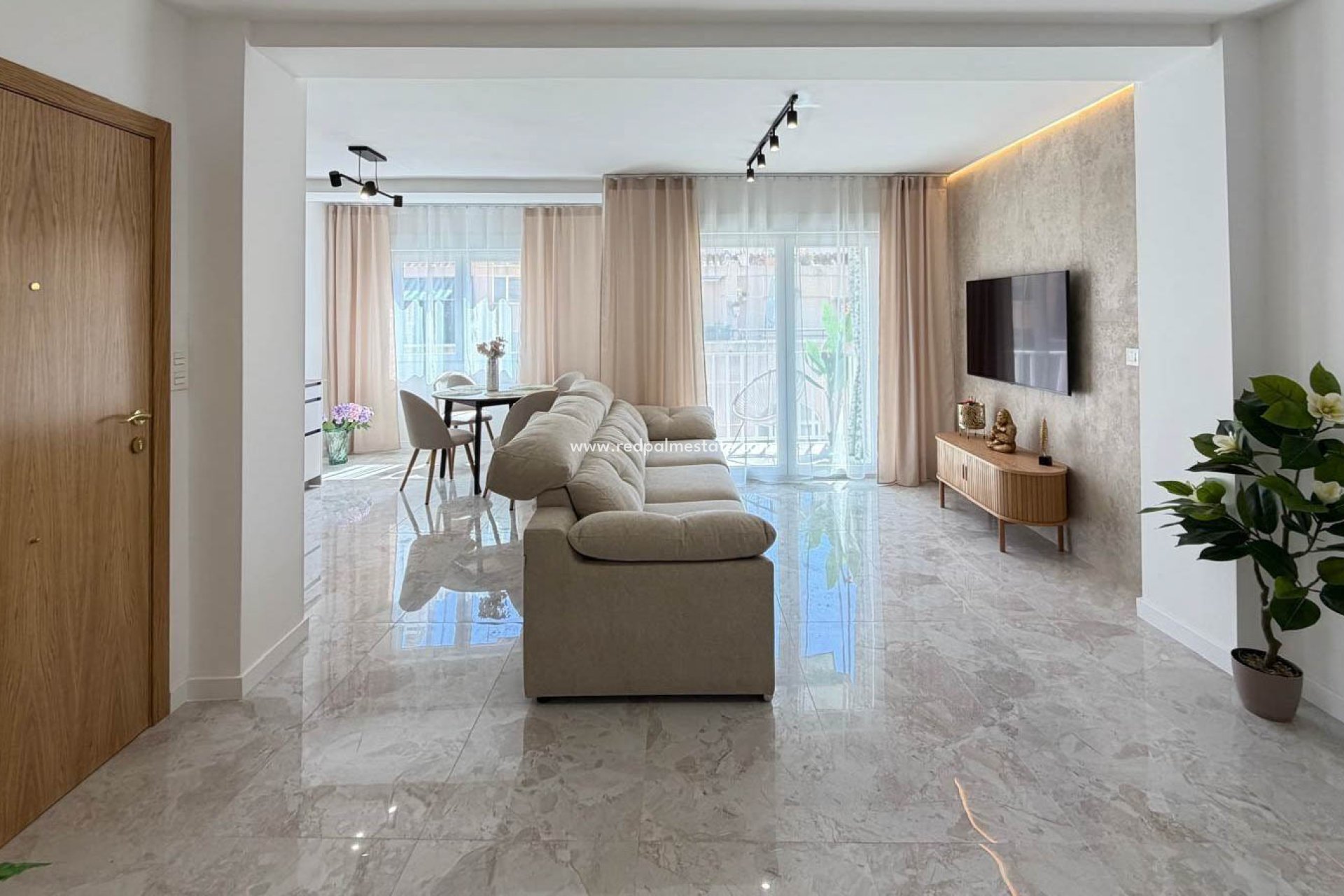 Resale - Apartments -
Torrevieja - Playa del Cura