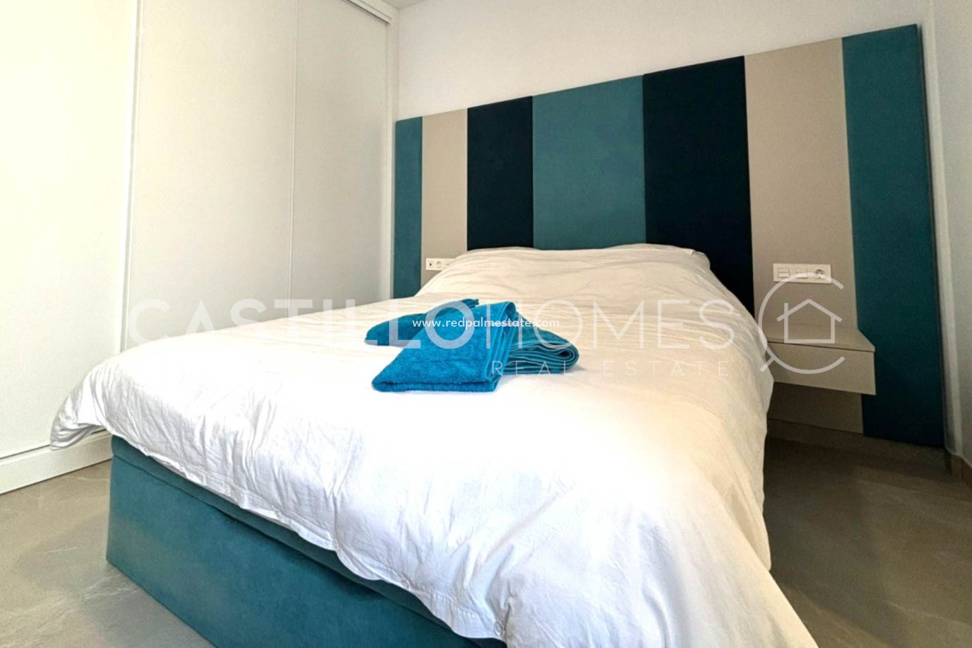 Resale - Apartments -
Torrevieja - Playa del Cura