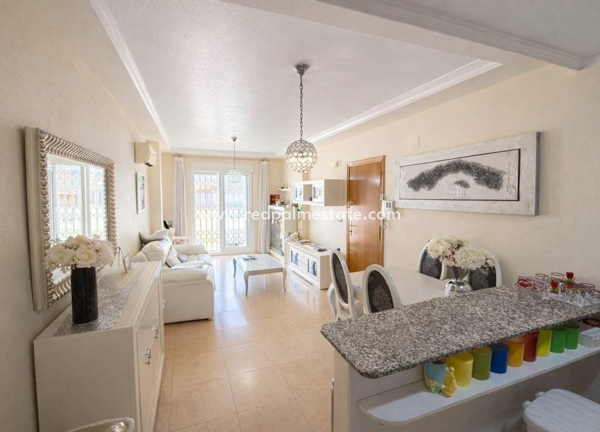 Resale - Apartments -
Torrevieja - Playa del Cura