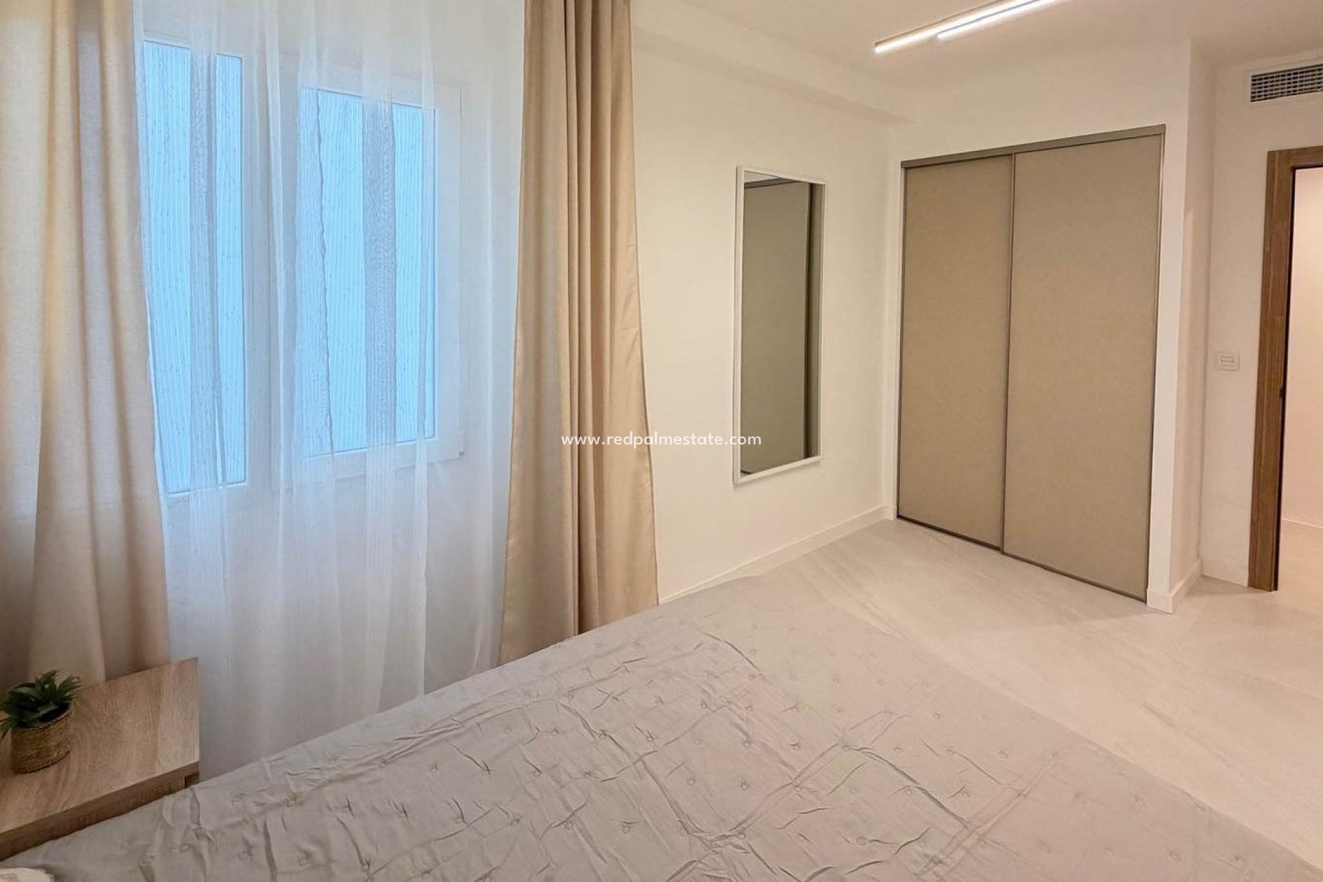 Resale - Apartments -
Torrevieja - Playa del Cura