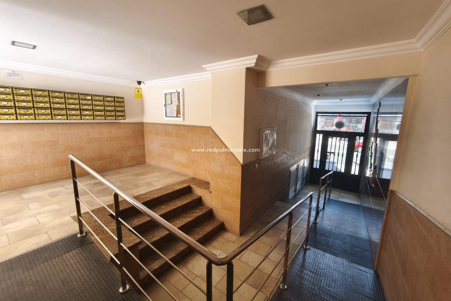 Resale - Apartments -
Torrevieja - Puerto Deportivo Marina Salinas