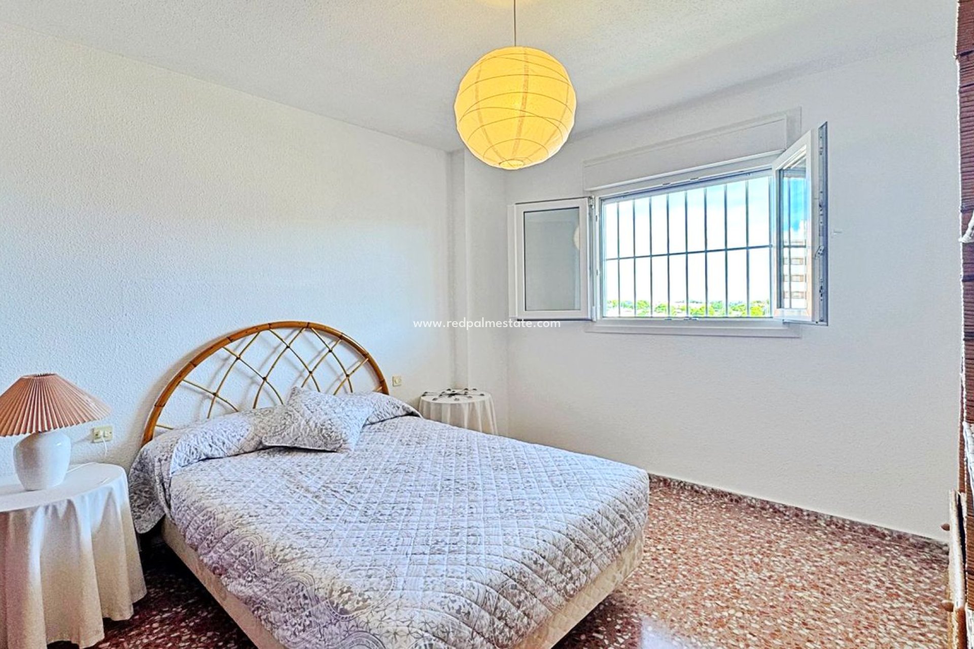 Resale - Apartments -
Torrevieja - Punta Prima Torrevieja