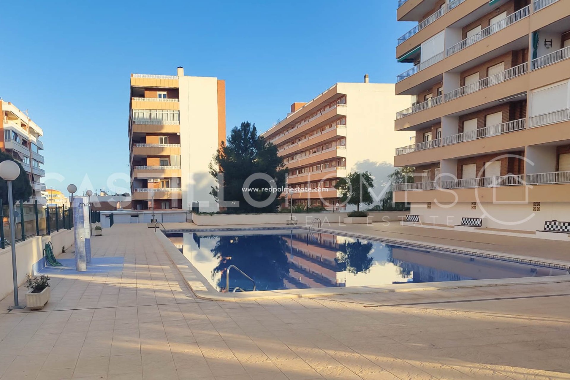 Resale - Apartments -
Torrevieja - Punta prima