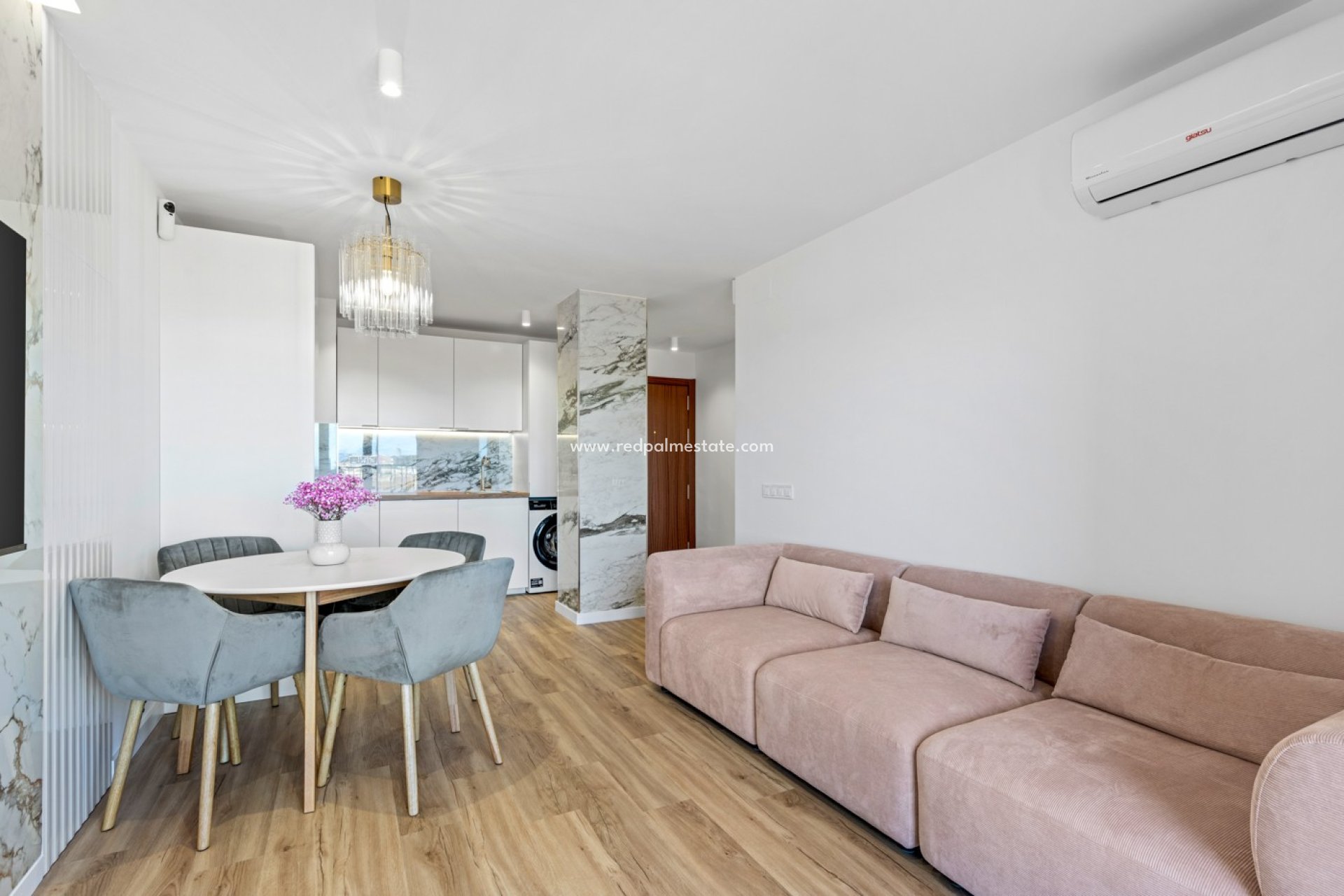 Resale - Apartments -
Torrevieja - Punta prima