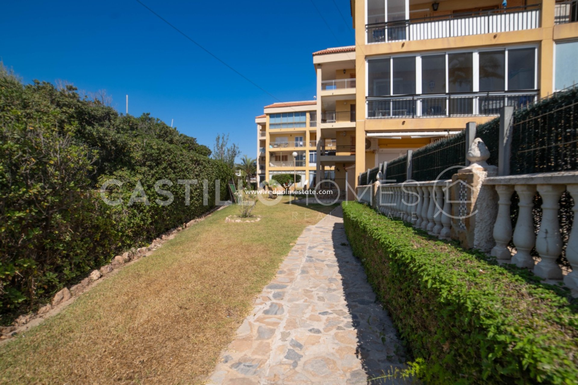 Resale - Apartments -
Torrevieja - Punta prima