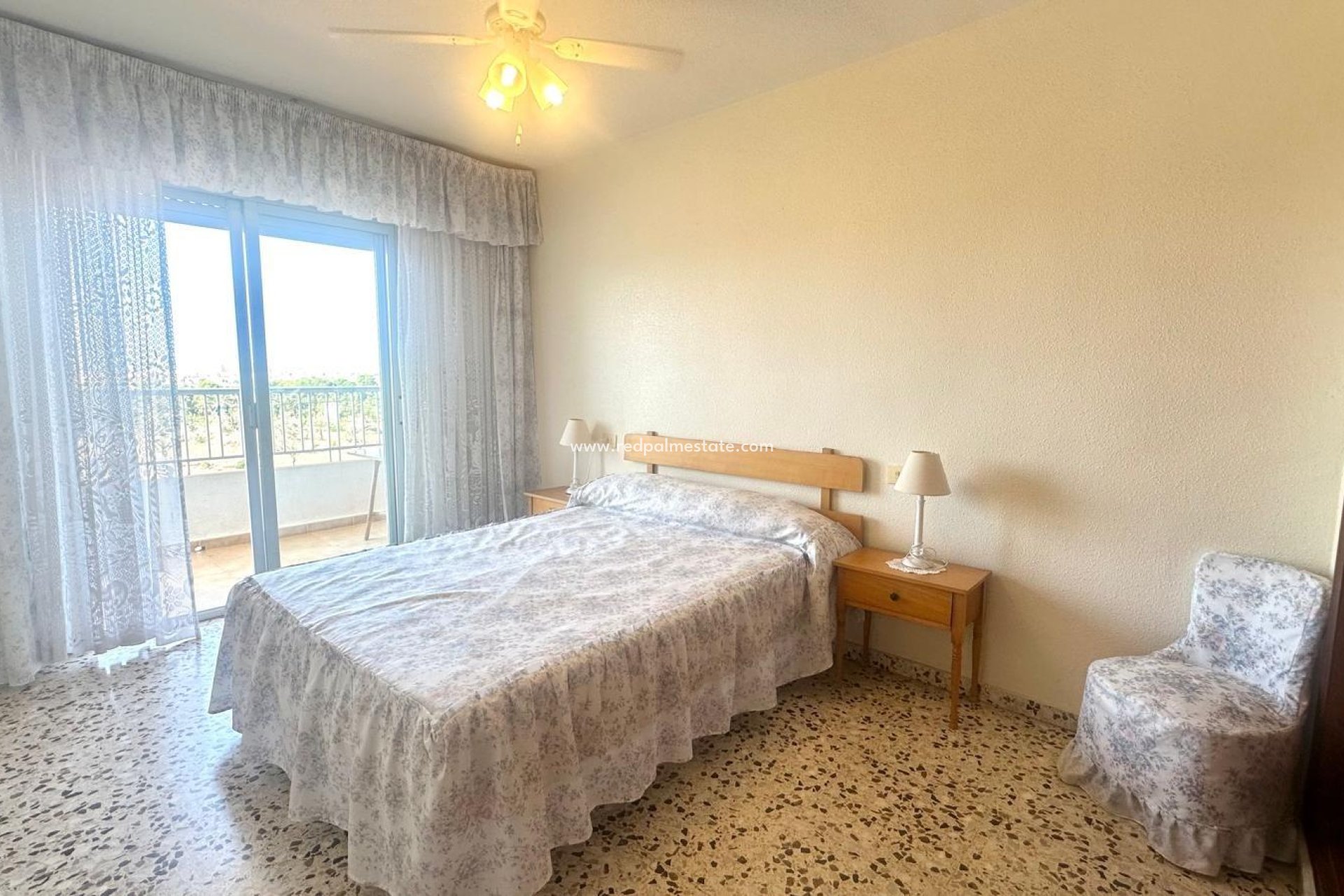 Resale - Apartments -
Torrevieja - Punta prima
