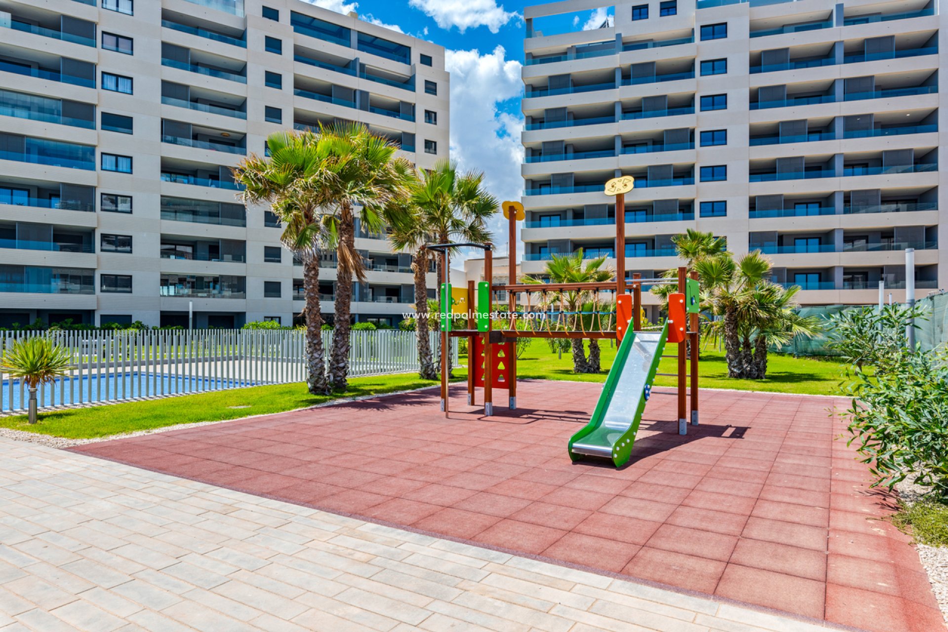 Resale - Apartments -
Torrevieja - Punta prima