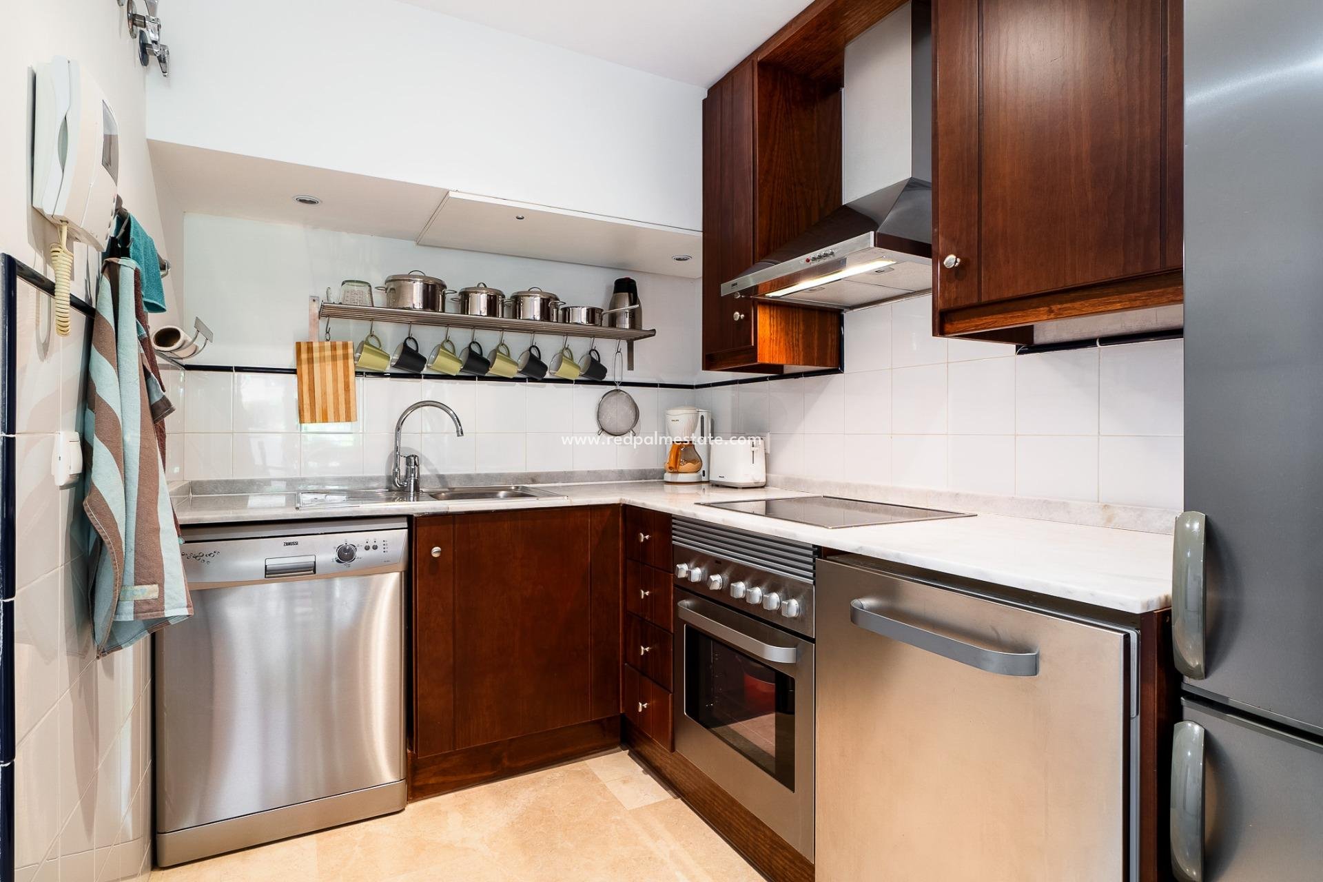 Resale - Apartments -
Torrevieja - Punta prima