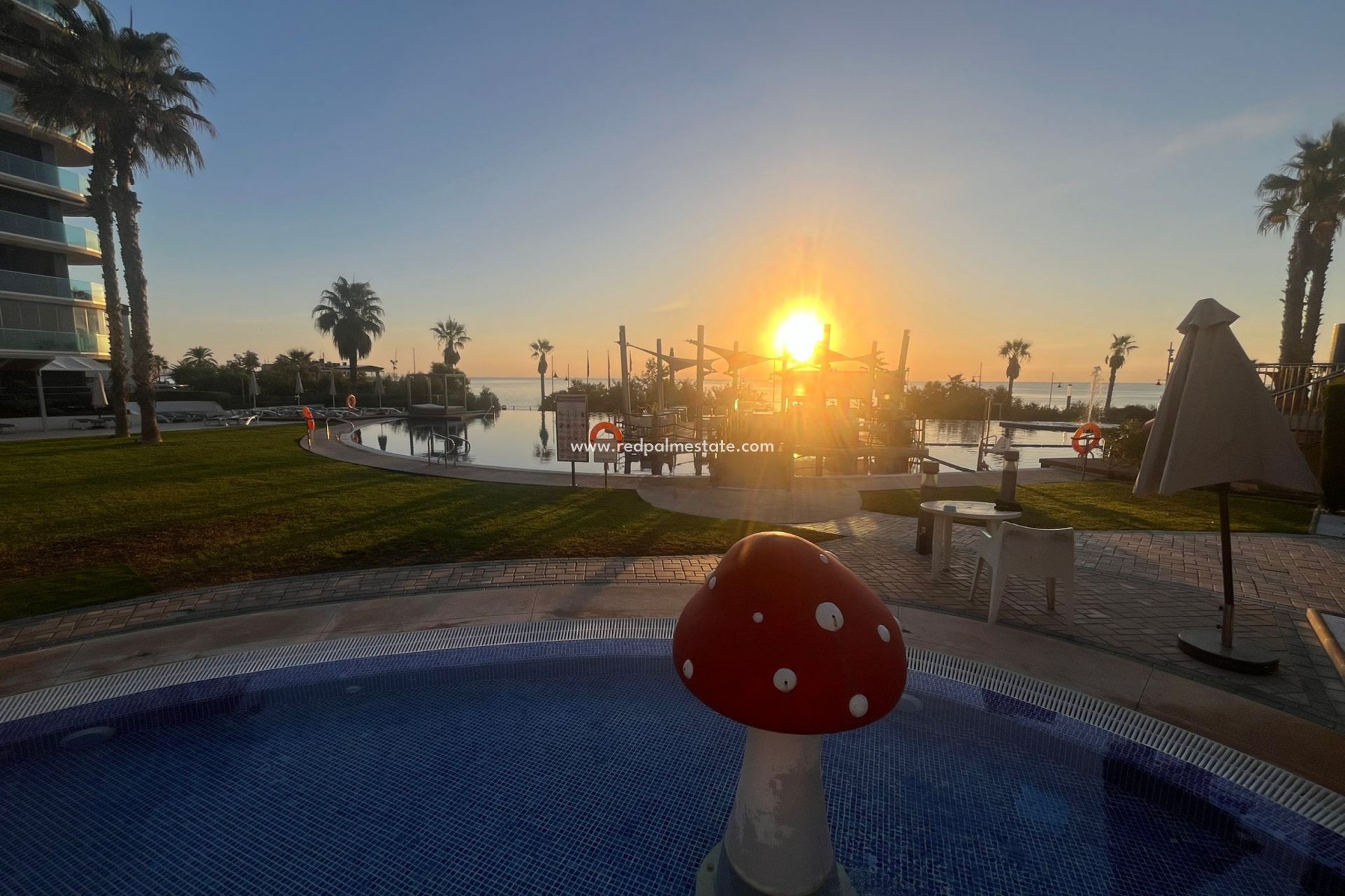 Resale - Apartments -
Torrevieja - Punta prima