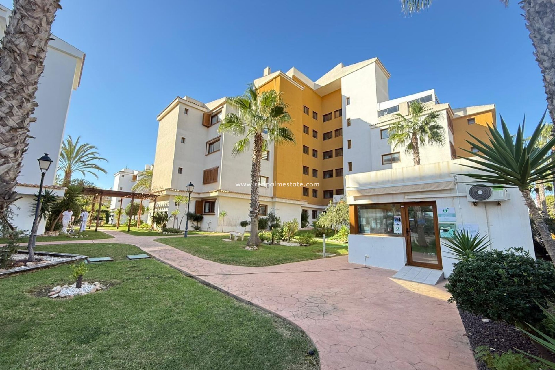 Resale - Apartments -
Torrevieja - Punta prima